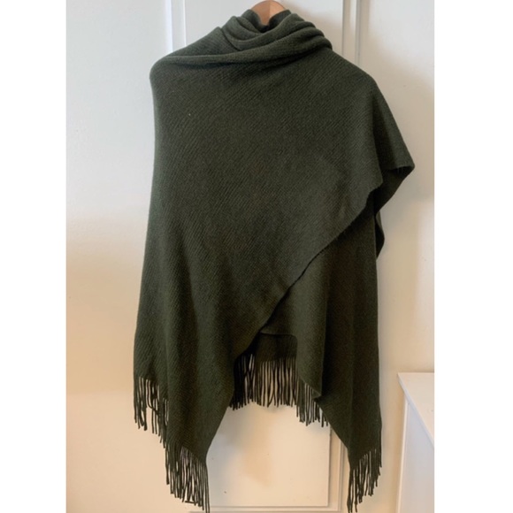 East 5th Poncho Wrap EUC